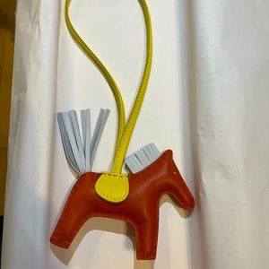 Hermes Rodeo PM Cornaline / Bleu Brume / Lime
BNIB